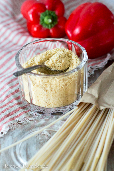 Cashew Topping im Parmesan Style, vegan, Helene Holunder